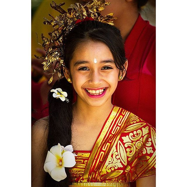 INDONESIAN CELEBRATION
This little beauty was full of joy, her entire being shone brightly.

#indonesia #indonesian #indonesiangirl #celebration #joy #joyful #smile #traditional #gold #golden #radient #spirophotographer #spiro #spiro_photographer