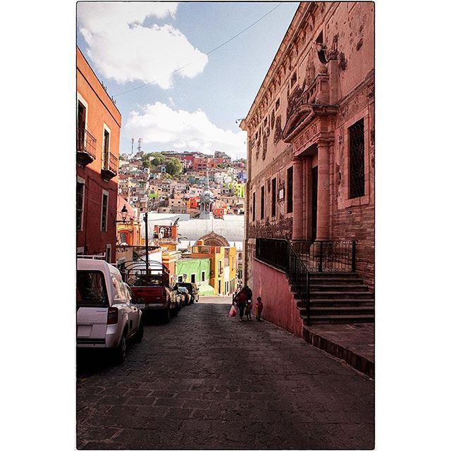 Guanajuato City, 
#guanajuato #mexico #urban #streetphoto #cobblestone #spiro #spiro_photographer #oldfashioned #spirophotographer