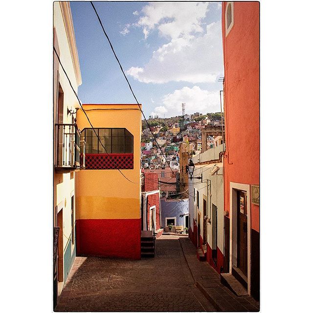 Guanajuato City, 
Road with construction.

#guanajuato #mexico #urbanplanning #road #spiro #spiro_photographer #spirophotographer