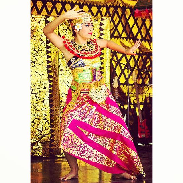 INDONESIAN CELEBRATION
Balinesian dancer

#indonesia #indonesian #bali #balinese #dance #indonesiangirl #celebration #joy #joyful #smile #traditional #gold #golden #radient #spirophotographer #spiro #spiro_photographer