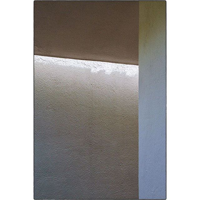 OAXACA CITY, MEXICO
Public library courtyard.
Filtered light from open slits between walls. White on white with reflected colour from exterior spaces. 
#oaxaca #mexico #oaxacamexico #colour #whitewash #skylight #readingroom #slit #library #gap #whiteonwhite #composition #city #architecture #graphic #design #shape #spiro #spiro_photographer #spirophotographer