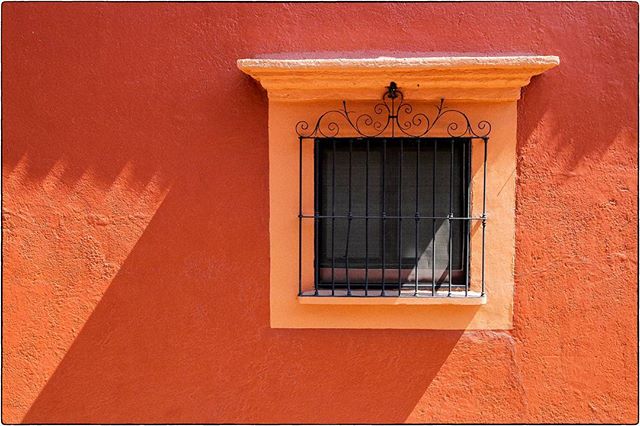 OAXACA CITY, MEXICO
Square window at street level with sharp diagonal shadows.
#oaxaca #mexico #oaxacamexico #colour #richcolour #window #square #diagonal #streetlevel #bars #composition #city #architecture #graphic #design #shape #spiro #spiro_photographer #spirophotographer