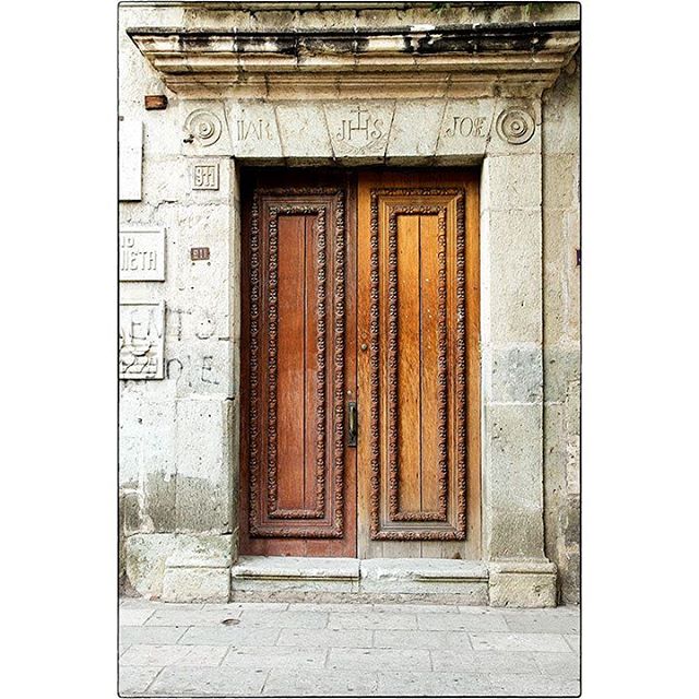 OAXACA CITY, MEXICO
Door
#oaxaca #mexico #oaxacamexico #colour #door #stone #colonial #texture #composition #city #architecture #graphic #design #shape #spiro #spiro_photographer #spirophotographer
