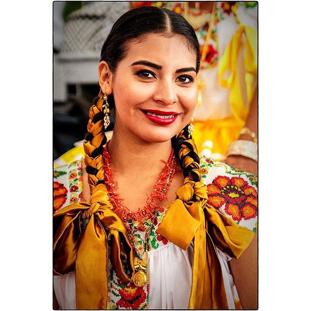 Guelaguetza festival. - FACES 
Beauty in traditional dress. 
Performer waiting for showtime
Preparations and dressing behind the scenes, before Showtime.

#iloveoaxaca #oaxaca #mexico #oaxacamexico #culture #culturalfestival #spirit #soul #beauty #colour #backstage #celebration #dance #bts #dressing #faces #waiting #group #music #festival #guelaguetza #guelaguetza2016 #discover #spiro #spiro_photographer #spirophotographer
