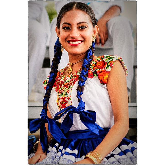Guelaguetza festival. - FACES @kittsgasil
Beauty in traditional dress. 
Performer waiting for showtime
Preparations and dressing behind the scenes, before Showtime.

#iloveoaxaca #oaxaca #mexico #oaxacamexico #culture #culturalfestival #spirit #soul #beauty #colour #backstage #celebration #dance #bts #dressing #faces #waiting #group #music #festival #guelaguetza #guelaguetza2016 #discover #spiro #spiro_photographer #spirophotographer