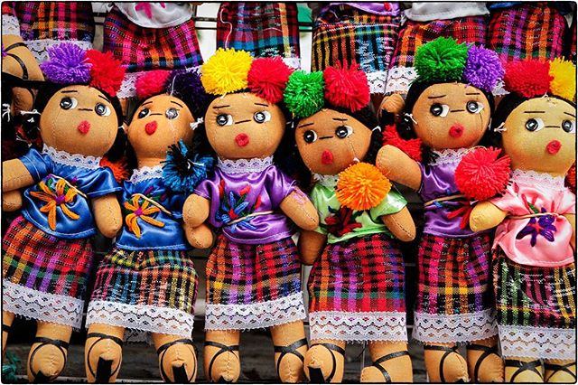 I found a crafts stand selling these cute dolls, representing the Mixteca regional dress. The way they were lined up and tightly arranged was similar to the way the regional dance of these people is choreographed. 
#iloveoaxaca #oaxaca #mexico #oaxacamexico #culture #culturalfestival #spirit #soul #euphoria #celebration #dance #dancers. #doll #choreography #music #festival #guelaguetza #guelaguetza2016 #discover #spiro #spiro_photographer #spirophotographer