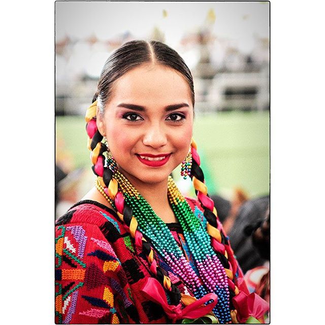Guelaguetza festival. - FACES @aleaceved00
Beauty in traditional dress. 
Performer waiting for showtime
Preparations and dressing behind the scenes, before Showtime.

#iloveoaxaca #oaxaca #mexico #oaxacamexico #culture #culturalfestival #spirit #soul #beauty #colour #backstage #celebration #dance #bts #dressing #faces #waiting #group #music #festival #guelaguetza #guelaguetza2016 #discover #spiro #spiro_photographer #spirophotographer