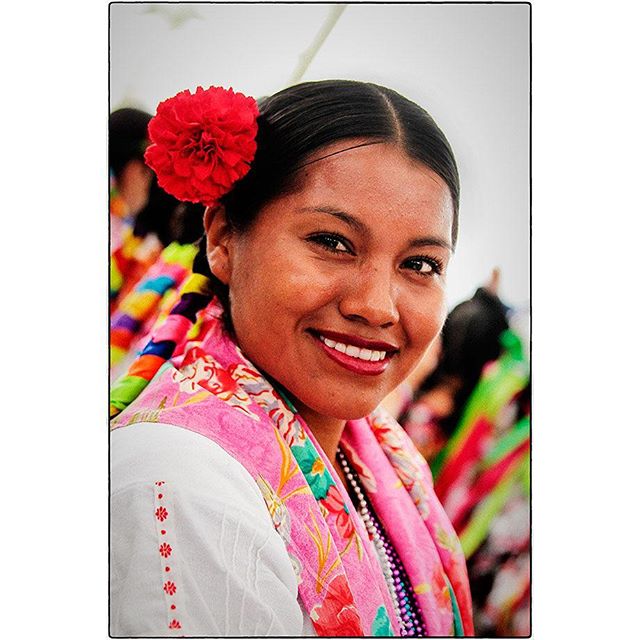 Guelaguetza festival. - FACES @anahycordero
Beauty in traditional dress. 
Performer waiting for showtime
Preparations and dressing behind the scenes, before Showtime.

#iloveoaxaca #oaxaca #mexico #oaxacamexico #culture #culturalfestival #spirit #soul #beauty #colour #backstage #celebration #dance #bts #dressing #faces #waiting #group #music #festival #guelaguetza #guelaguetza2016 #discover #spiro #spiro_photographer #spirophotographer