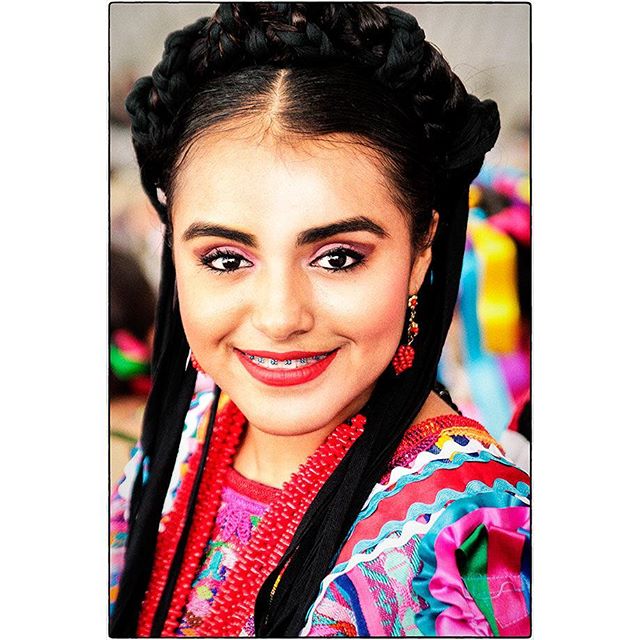 Guelaguetza festival. - FACES @ereegomez
Beauty in traditional dress. 
Performer waiting for showtime
Preparations and dressing behind the scenes, before Showtime.

#iloveoaxaca #oaxaca #mexico #oaxacamexico #culture #culturalfestival #spirit #soul #beauty #colour #backstage #celebration #dance #bts #dressing #faces #waiting #group #music #festival #guelaguetza #guelaguetza2016 #discover #spiro #spiro_photographer #spirophotographer