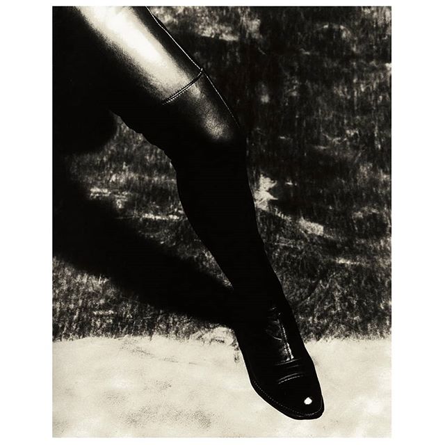 © BOOT ON CANVAS
WORKS ON FILM - PELÍCULA
4X5 format, Ilford 400
@spiro_photographer

#largeformat #blackandwhite
#boots #design

This image is copyrighted and may not be used without permission and credit.
