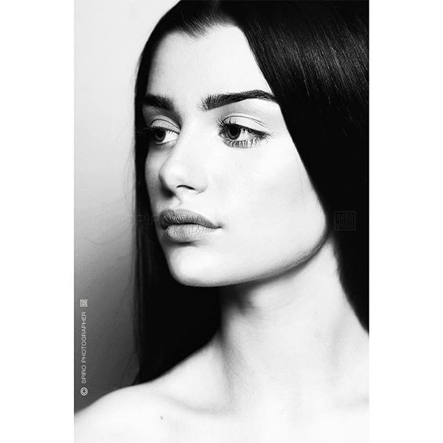 © PORTRAIT - RETRATO
@emma.stace
© @spiro_photographer
Spiro Polichronopoulos

#portrait #beauty #natural #blackandwhite #model

WARNING: This image is copyrighted and may not be used without permission and credit. When authorized, this image may only be used as a SHARED POST from my professional page. All other options will be immediately reported and removed.
No edited version or any other use is permitted unless authorized in writing.
Please inbox me for details