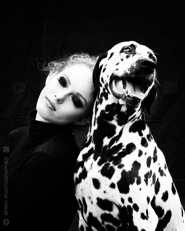 AMOR PURO ~ A portrait ~ Retrato
DJ-Dog and Jazmine

Model: @jazminkatzmodel
@mimmodels
For @facesottawa © copyright

Relaxing in the sun,
Pure LOVE!

FOTOGRAFO
Con Cita:
52 1 951-327-9249
Moda, Retratos, Boudoir, Editorial,
Corporativo, Boda, Quinceañera © @spiro_photographer

#photographerlife #bestjobintheworld #cover #beauty #model #beautiful #dogslife #purelove #oaxacafotografo #oaxaca #lovemyjob